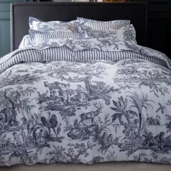Brand new 🥰 Anne De Solene Four Continents Bedding Collection 🛒